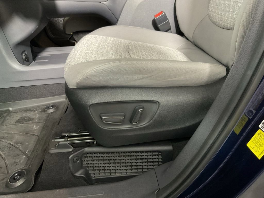 2023 Toyota Sienna LE - Photo 41