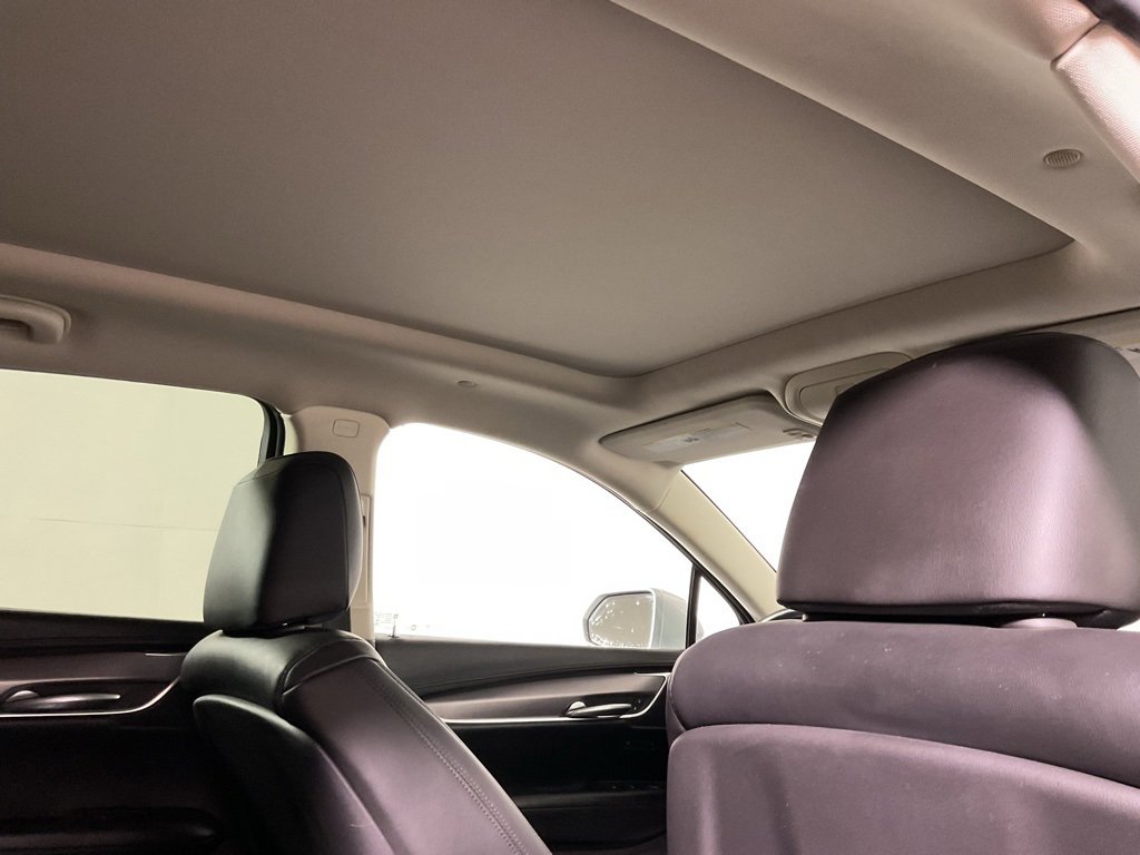 2018 Cadillac XT5 Luxury photo 2