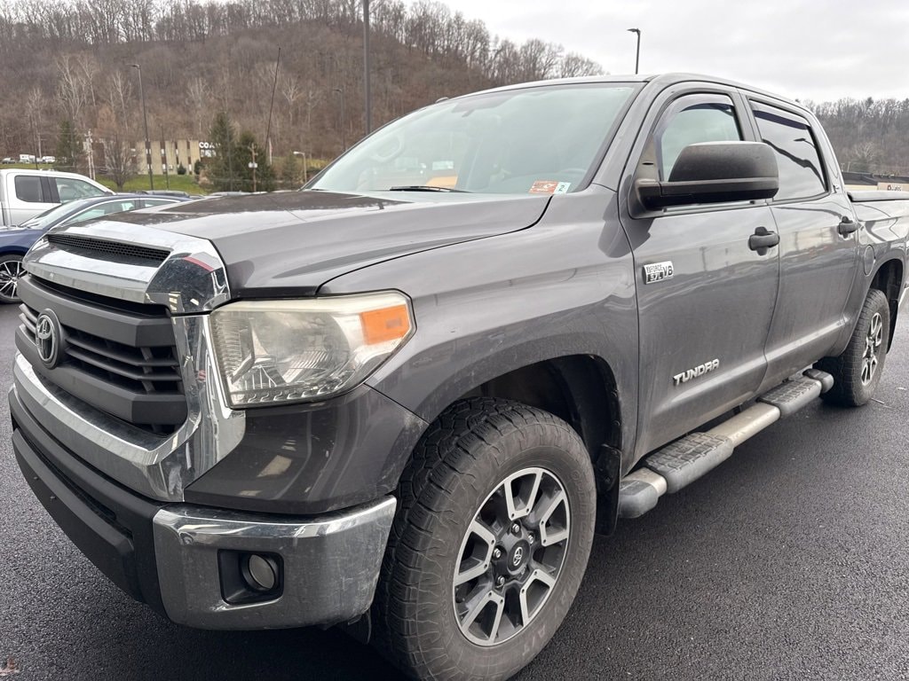 2015 Toyota Tundra SR5's photo