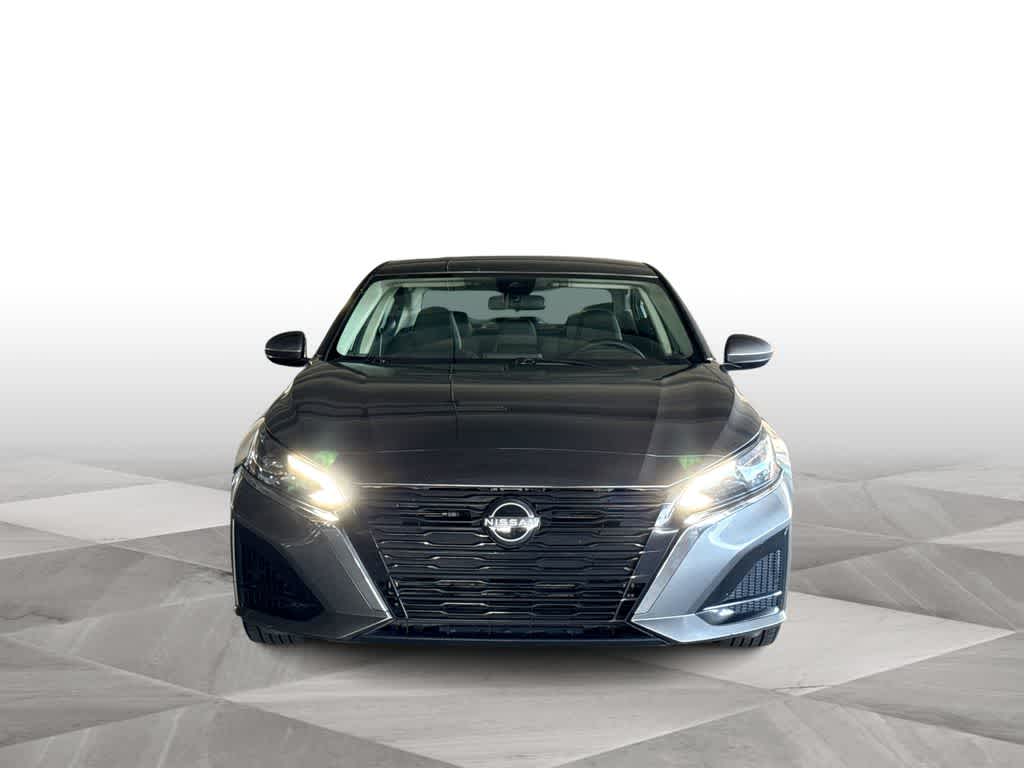 Thumbnail: 2023 Nissan Altima - 3