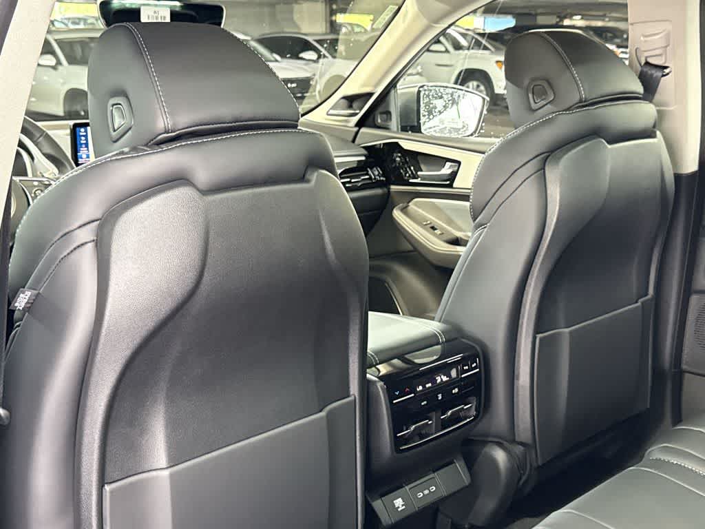 Thumbnail: 2026 Acura MDX - 23