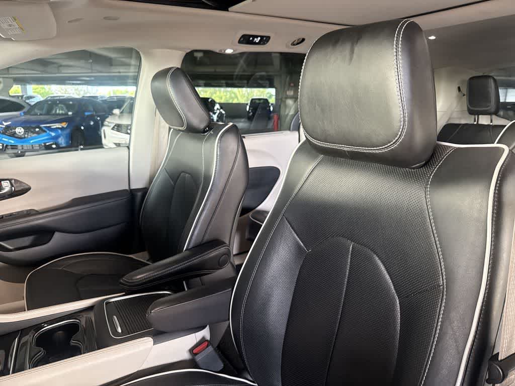 Thumbnail: 2023 Chrysler Pacifica - 14