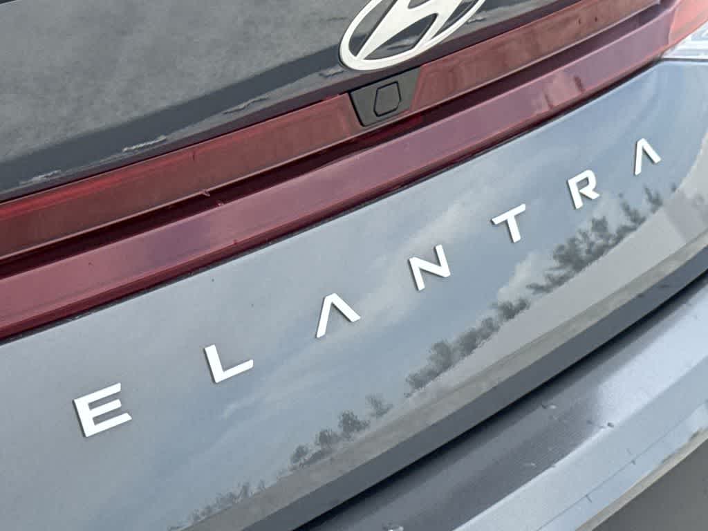 Thumbnail: 2025 Hyundai Elantra - 10