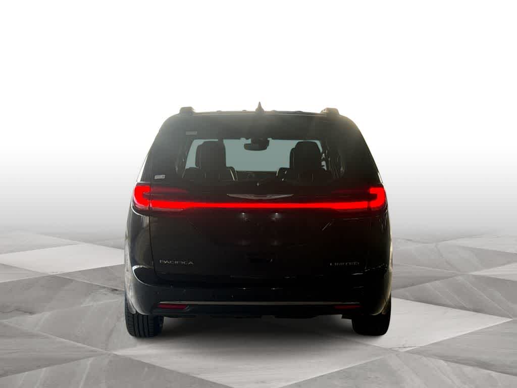 Thumbnail: 2023 Chrysler Pacifica - 7