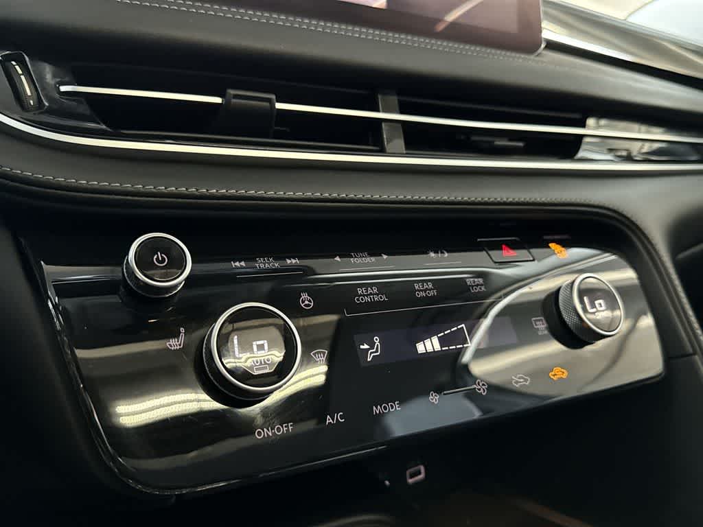 Thumbnail: 2023 INFINITI QX60 - 20