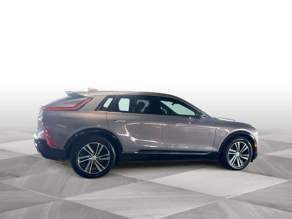 Thumbnail: 2024 Cadillac Lyriq - 9