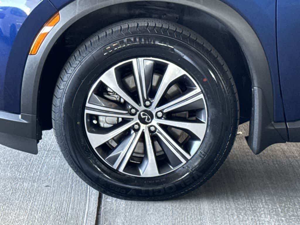 Thumbnail: 2023 INFINITI QX60 - 11