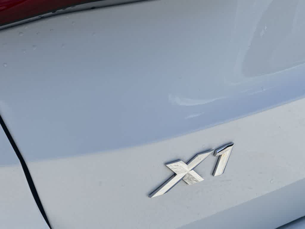 Thumbnail: 2024 BMW X1 - 10
