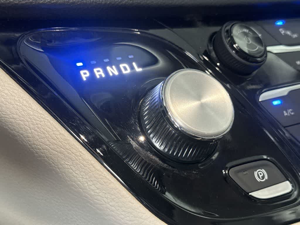 Thumbnail: 2023 Chrysler Pacifica - 20