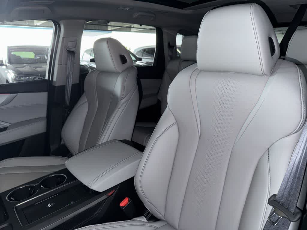 Thumbnail: 2026 Acura MDX - 14