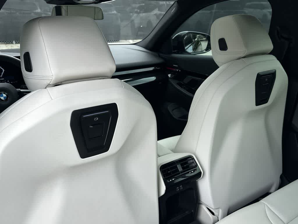 Thumbnail: 2026 BMW 5 Series - 23