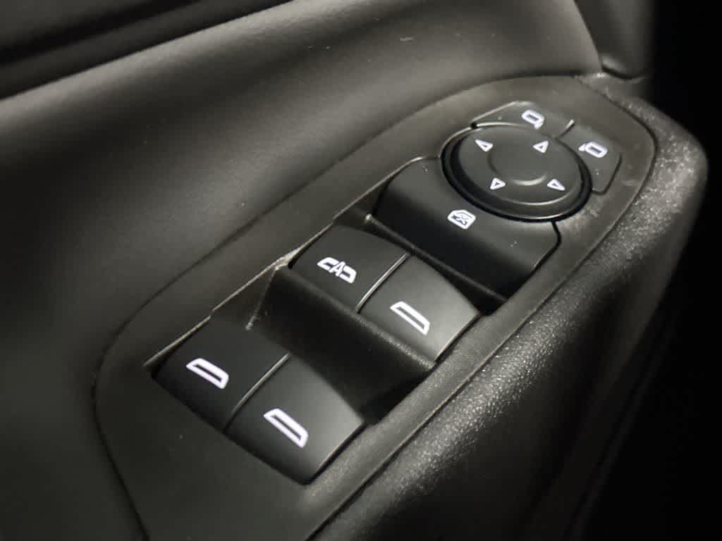 Thumbnail: 2023 Chevrolet Equinox - 17
