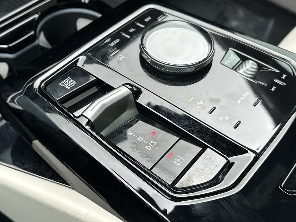 Thumbnail: 2026 BMW 5 Series - 21