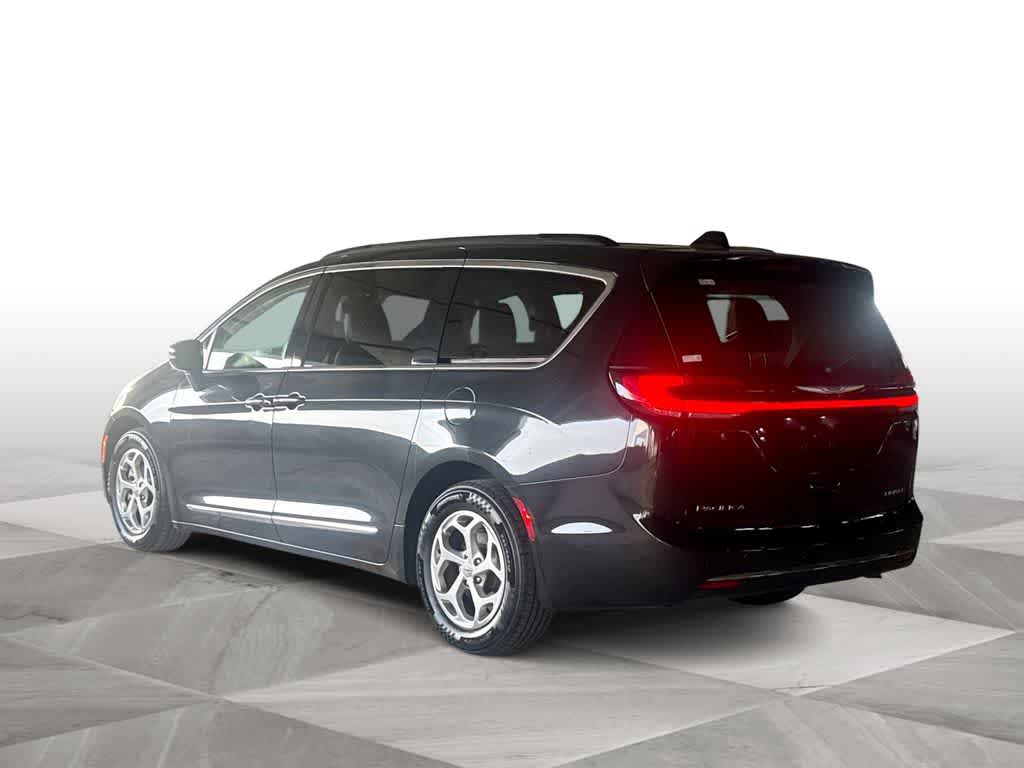 Thumbnail: 2023 Chrysler Pacifica - 6