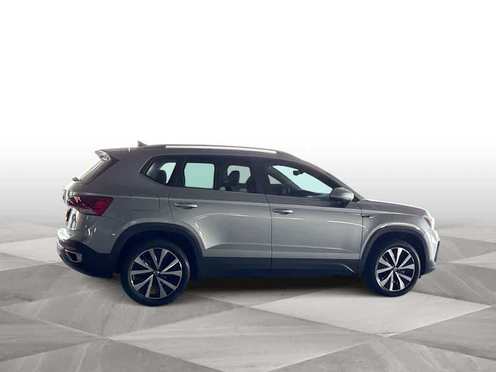 Thumbnail: 2023 Volkswagen Taos - 9
