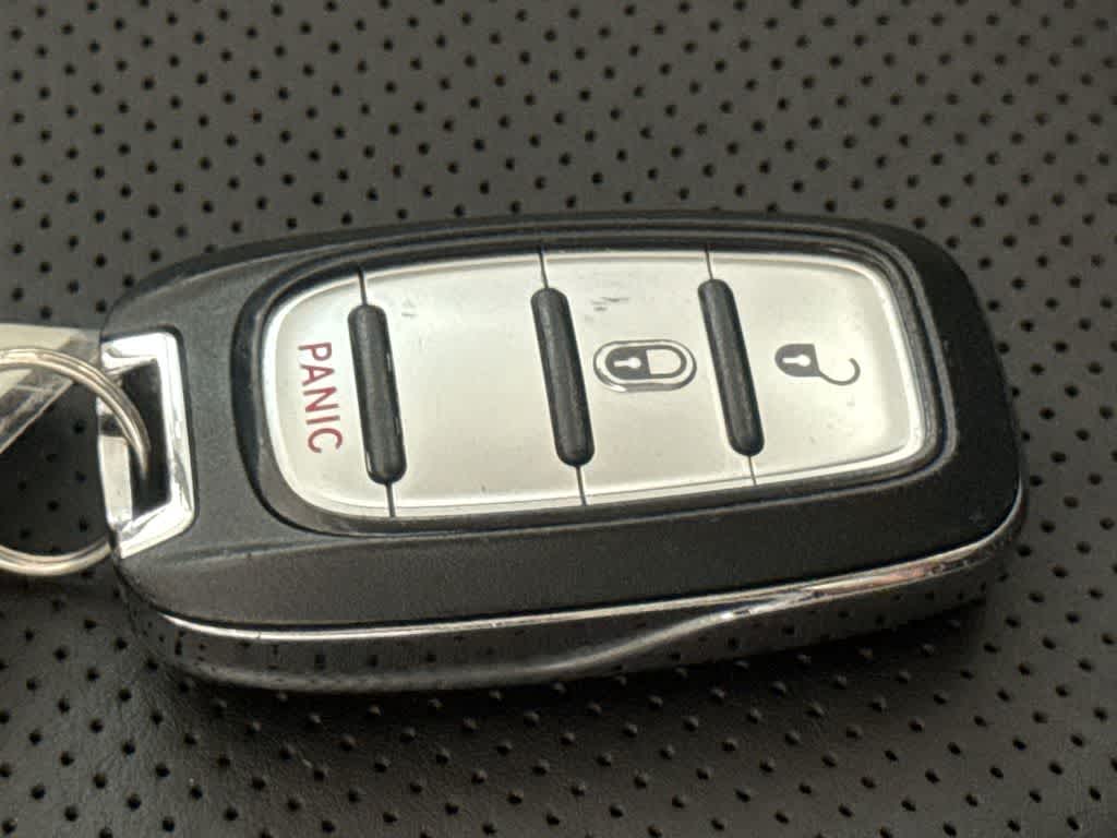 Thumbnail: 2023 Chrysler Pacifica - 21