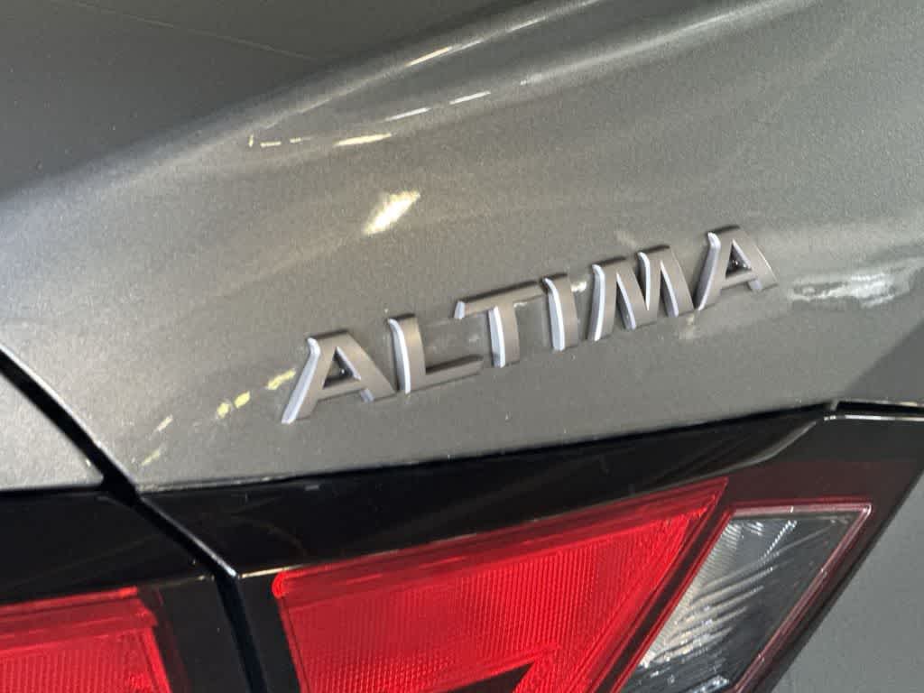 Thumbnail: 2023 Nissan Altima - 10