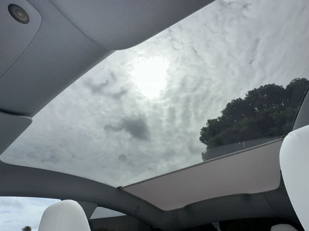 Thumbnail: 2026 Tesla Model Y - 17