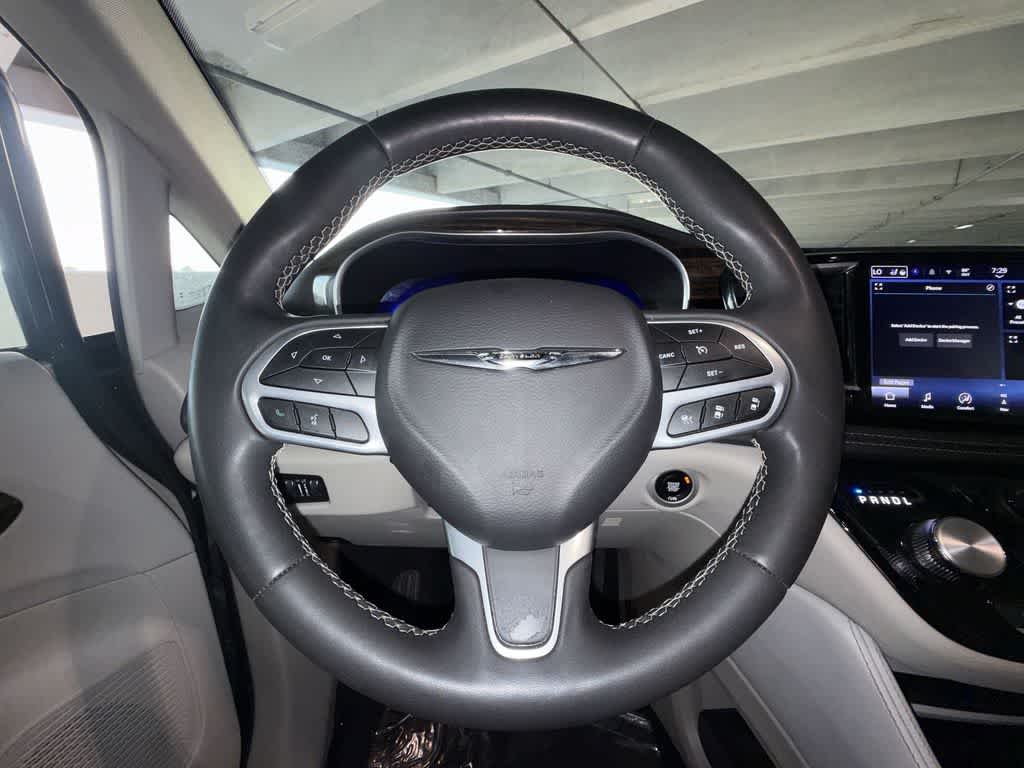 Thumbnail: 2023 Chrysler Pacifica - 15