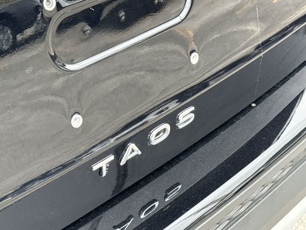 Thumbnail: 2025 Volkswagen Taos - 10
