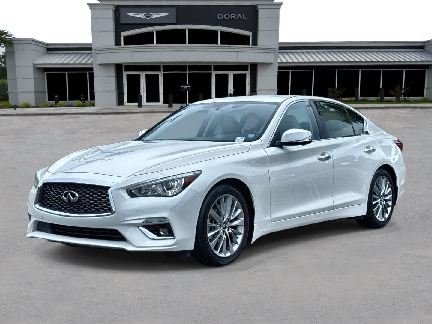2023 INFINITI Q50 LUXE