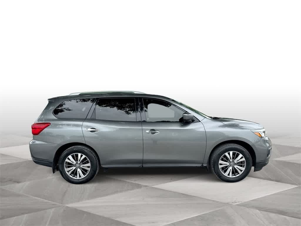 Thumbnail: 2020 Nissan Pathfinder - 9