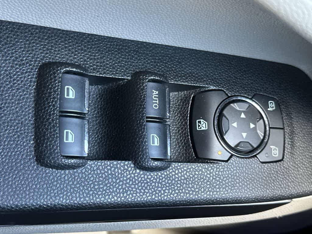 Thumbnail: 2021 Ford EcoSport - 25