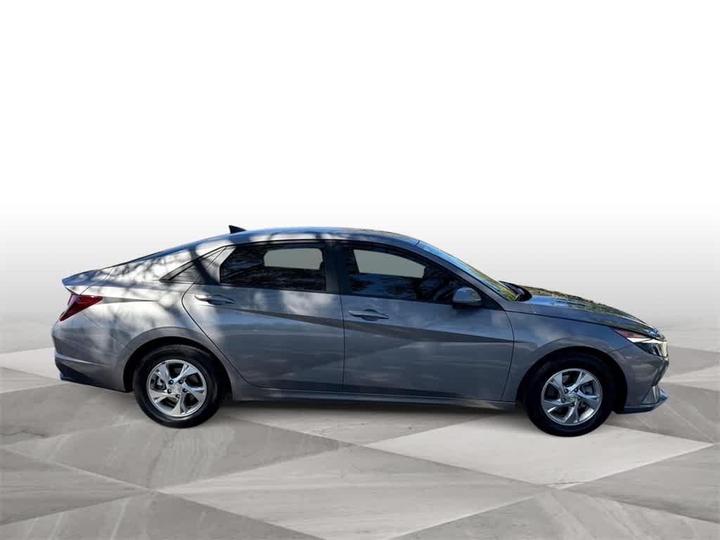 Thumbnail: 2023 Hyundai Elantra - 9