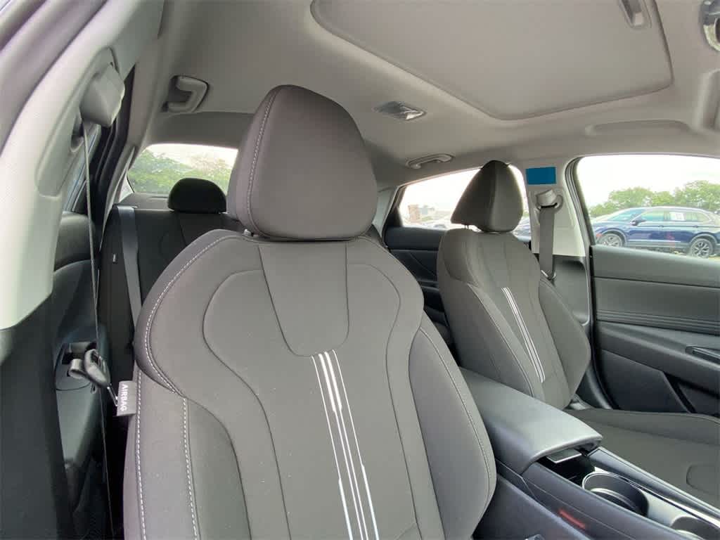 2024 Hyundai Elantra SEL 14