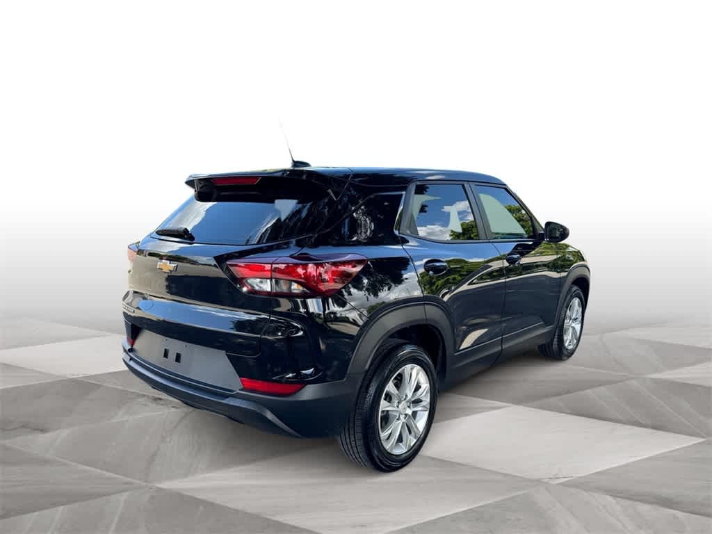 Thumbnail: 2023 Chevrolet TrailBlazer - 8