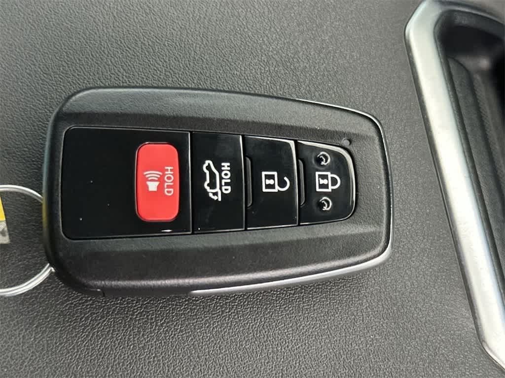 Thumbnail: 2023 Toyota Highlander - 28