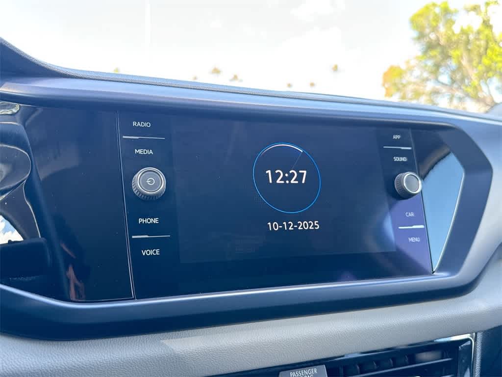 Thumbnail: 2022 Volkswagen Taos - 17