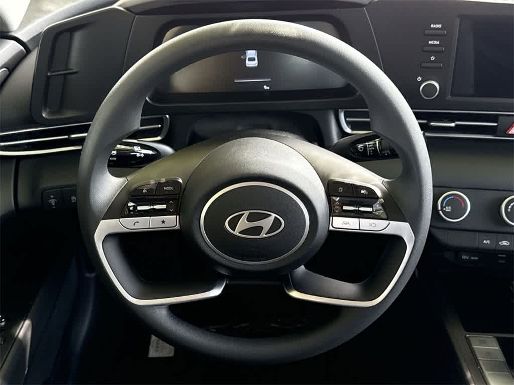 Thumbnail: 2025 Hyundai Elantra - 15