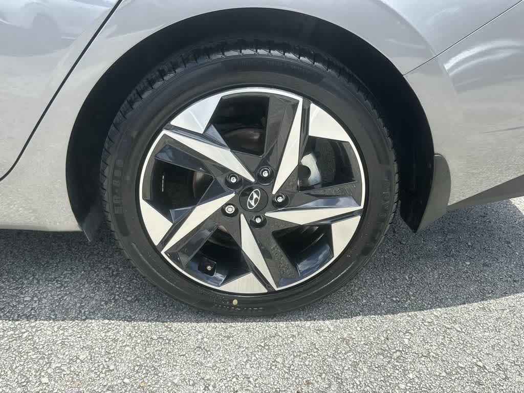 Thumbnail: 2023 Hyundai Elantra - 10