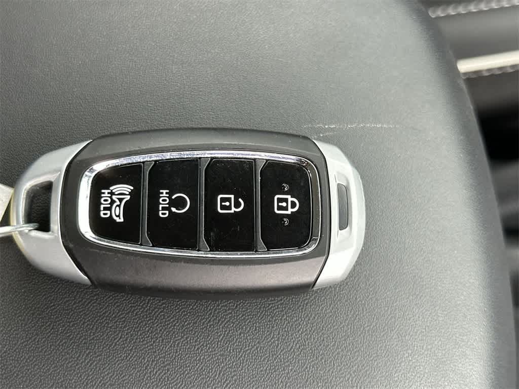 Thumbnail: 2023 Hyundai Venue - 28