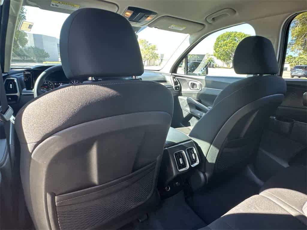 Thumbnail: 2023 Kia Sorento - 23