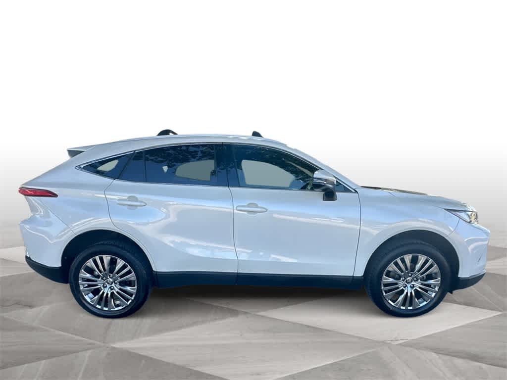 Thumbnail: 2022 Toyota Venza - 9