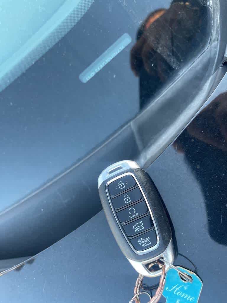Thumbnail: 2023 Hyundai Elantra - 9