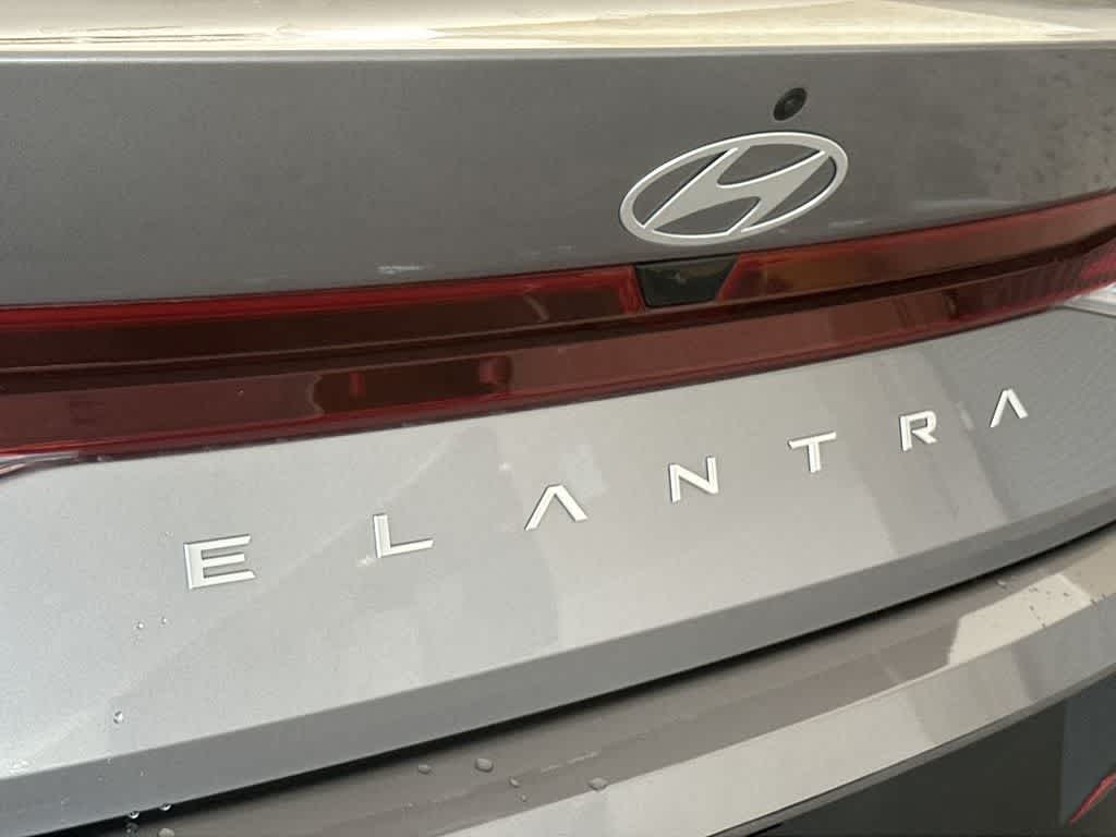 Thumbnail: 2024 Hyundai Elantra - 11