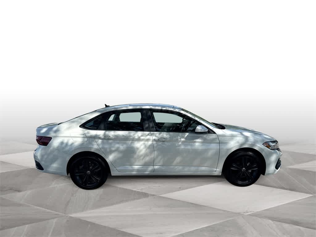 Thumbnail: 2023 Volkswagen Jetta - 9