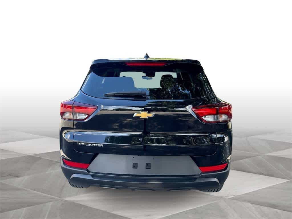 Thumbnail: 2023 Chevrolet TrailBlazer - 7