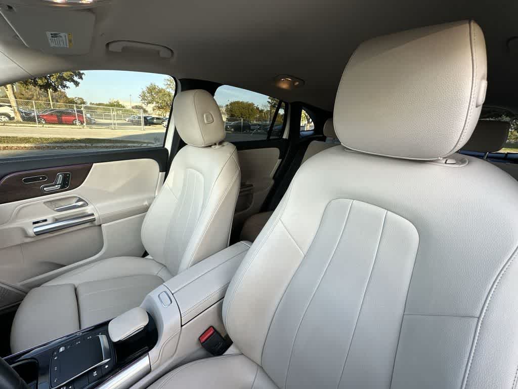 Thumbnail: 2021 Mercedes-Benz GLA - 14