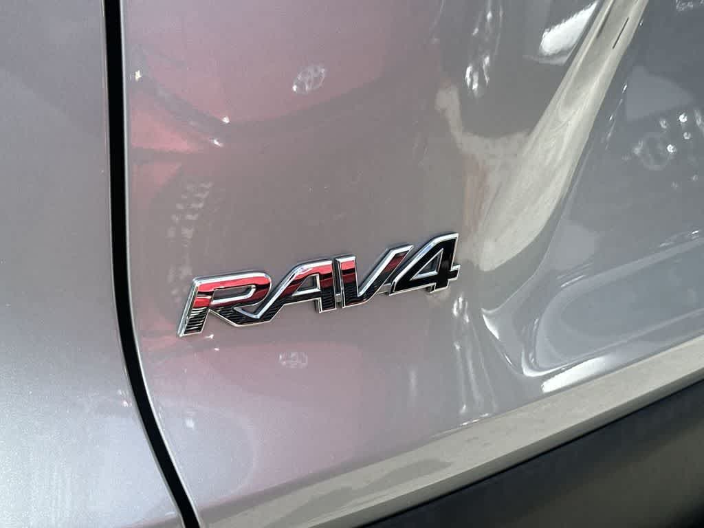 Thumbnail: 2022 Toyota RAV4 - 11