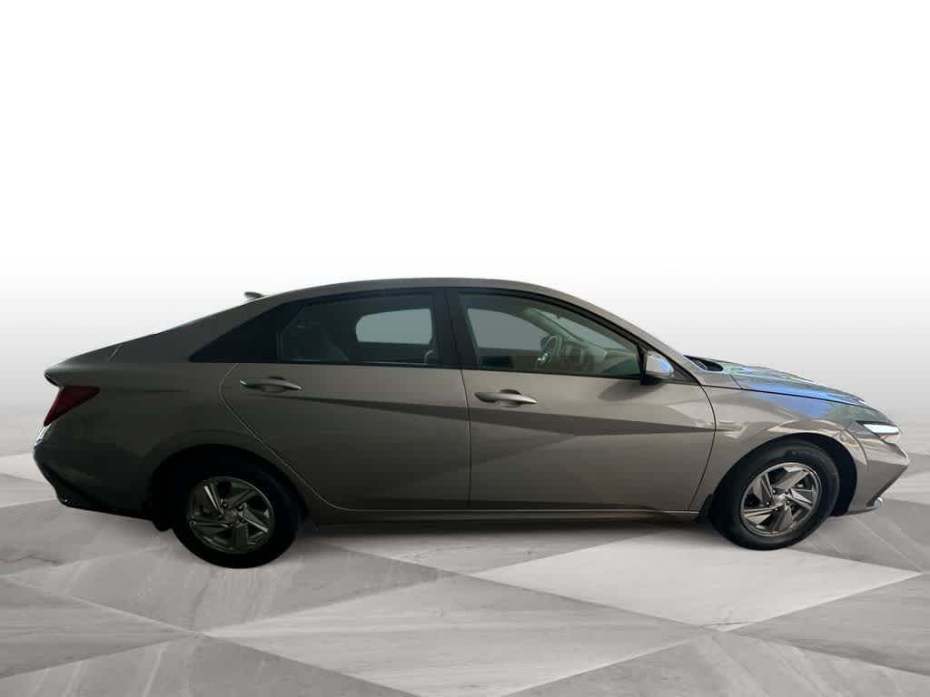 Thumbnail: 2024 Hyundai Elantra - 9
