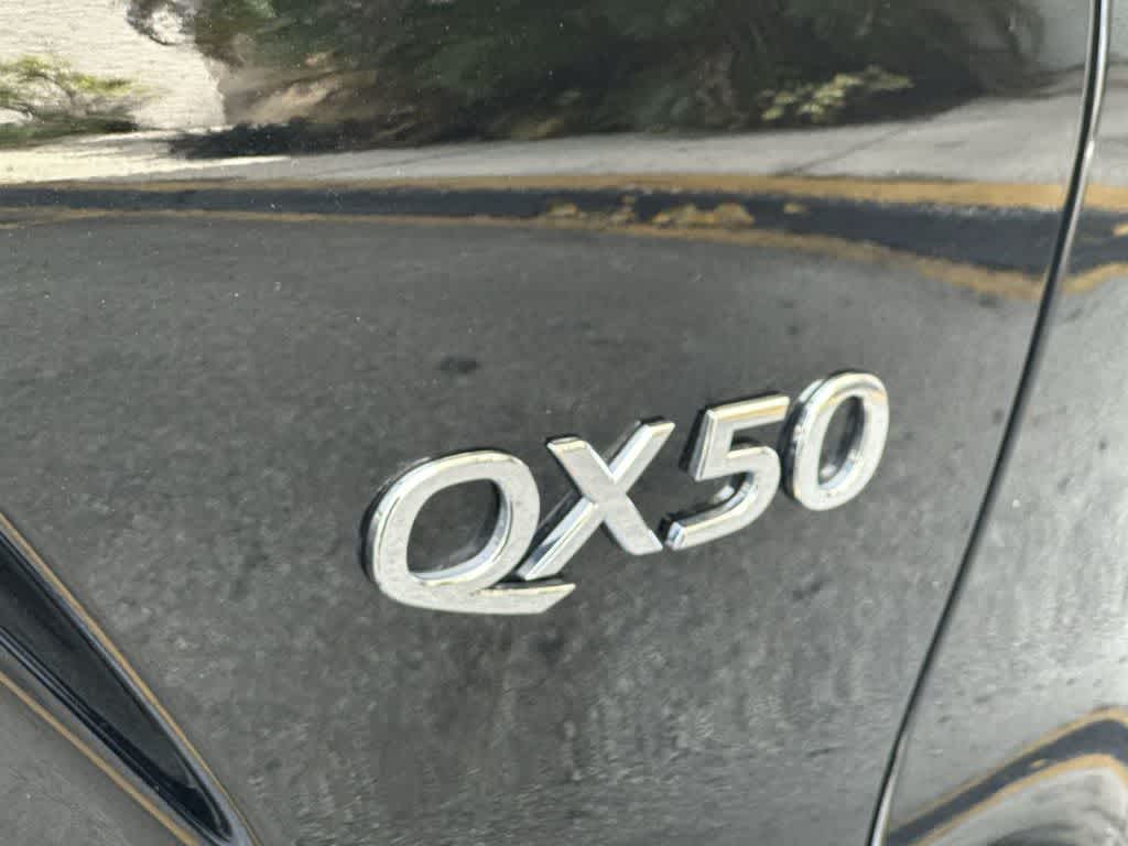 Thumbnail: 2023 INFINITI QX50 - 10