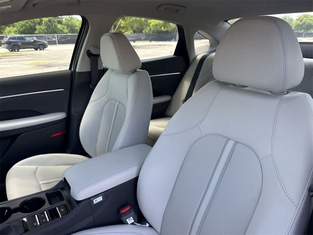 2025 Hyundai Sonata SE 14