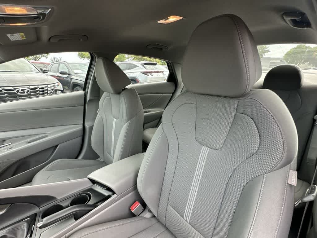 Thumbnail: 2023 Hyundai Elantra - 21