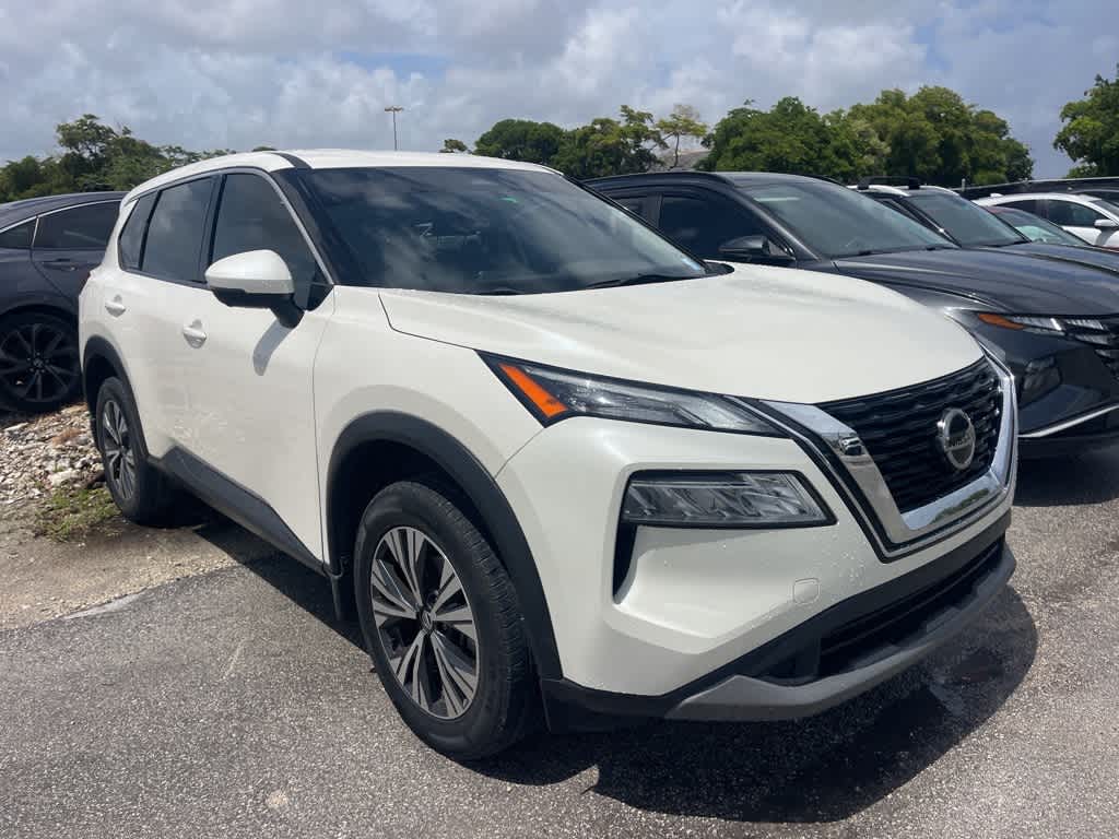 2021 Nissan Rogue SV Hero Image