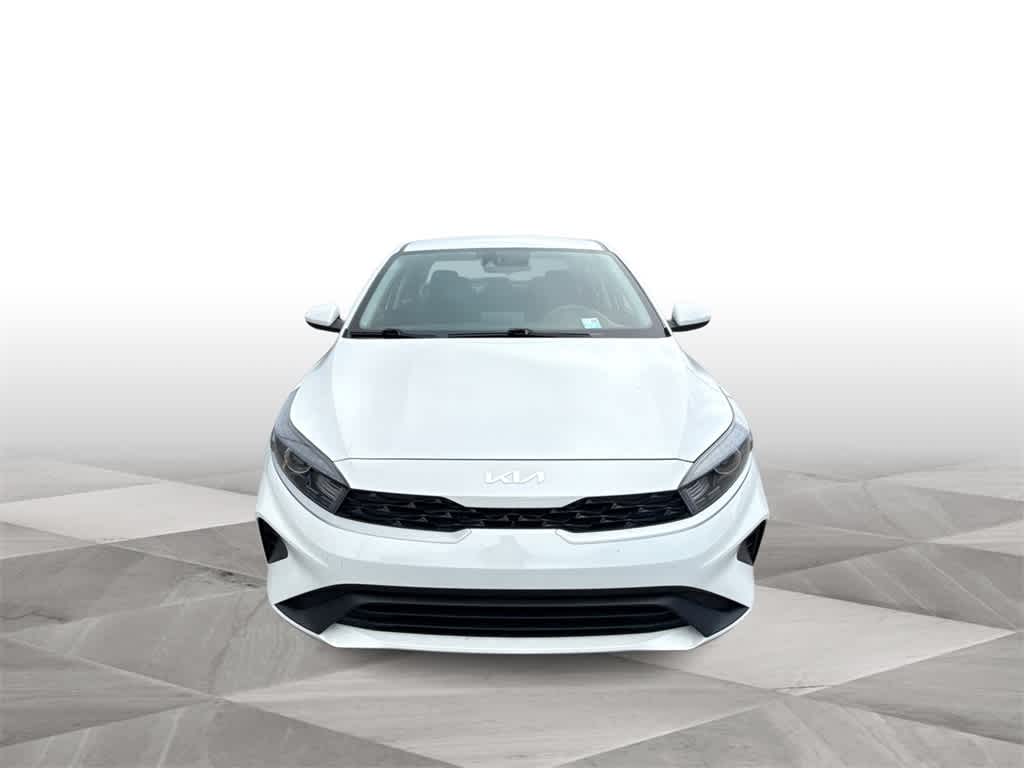 Thumbnail: 2024 Kia Forte - 3