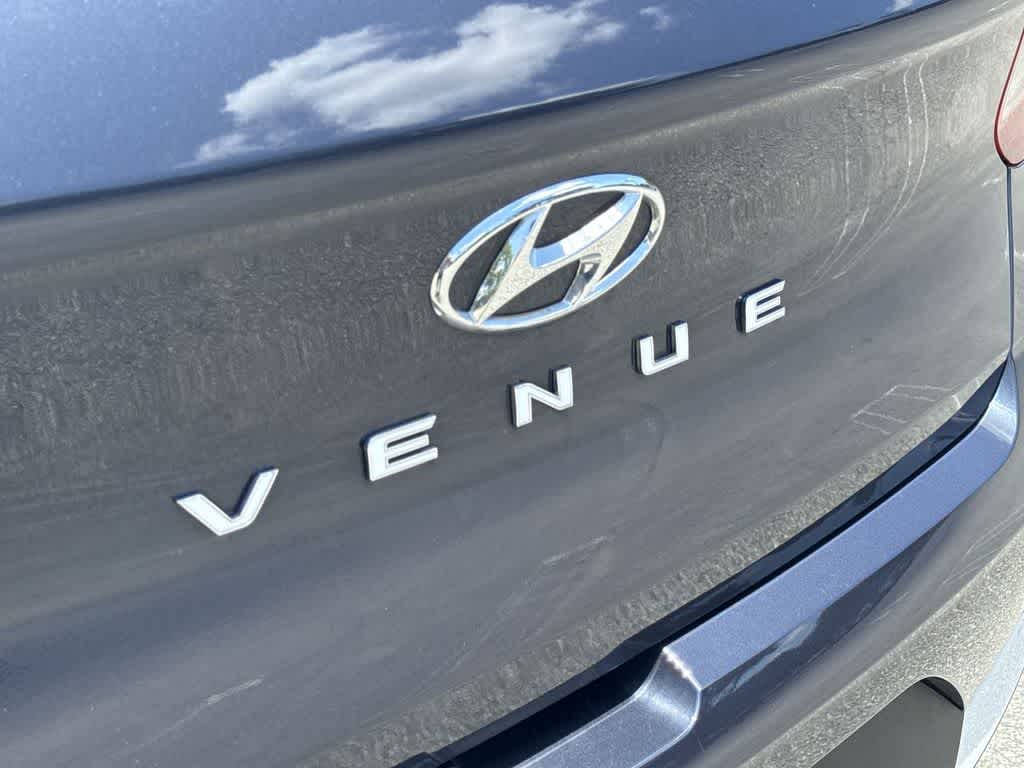 Thumbnail: 2023 Hyundai Venue - 10